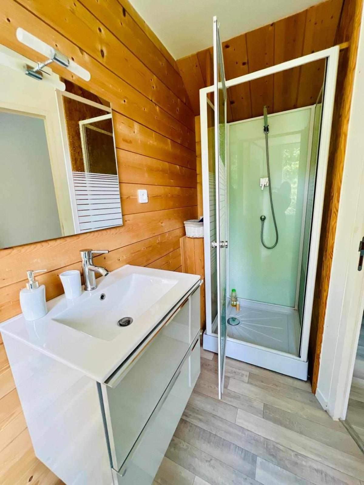 Le Reflet Des Pyrenees Apartman Bagnères-de-Bigorre Kültér fotó